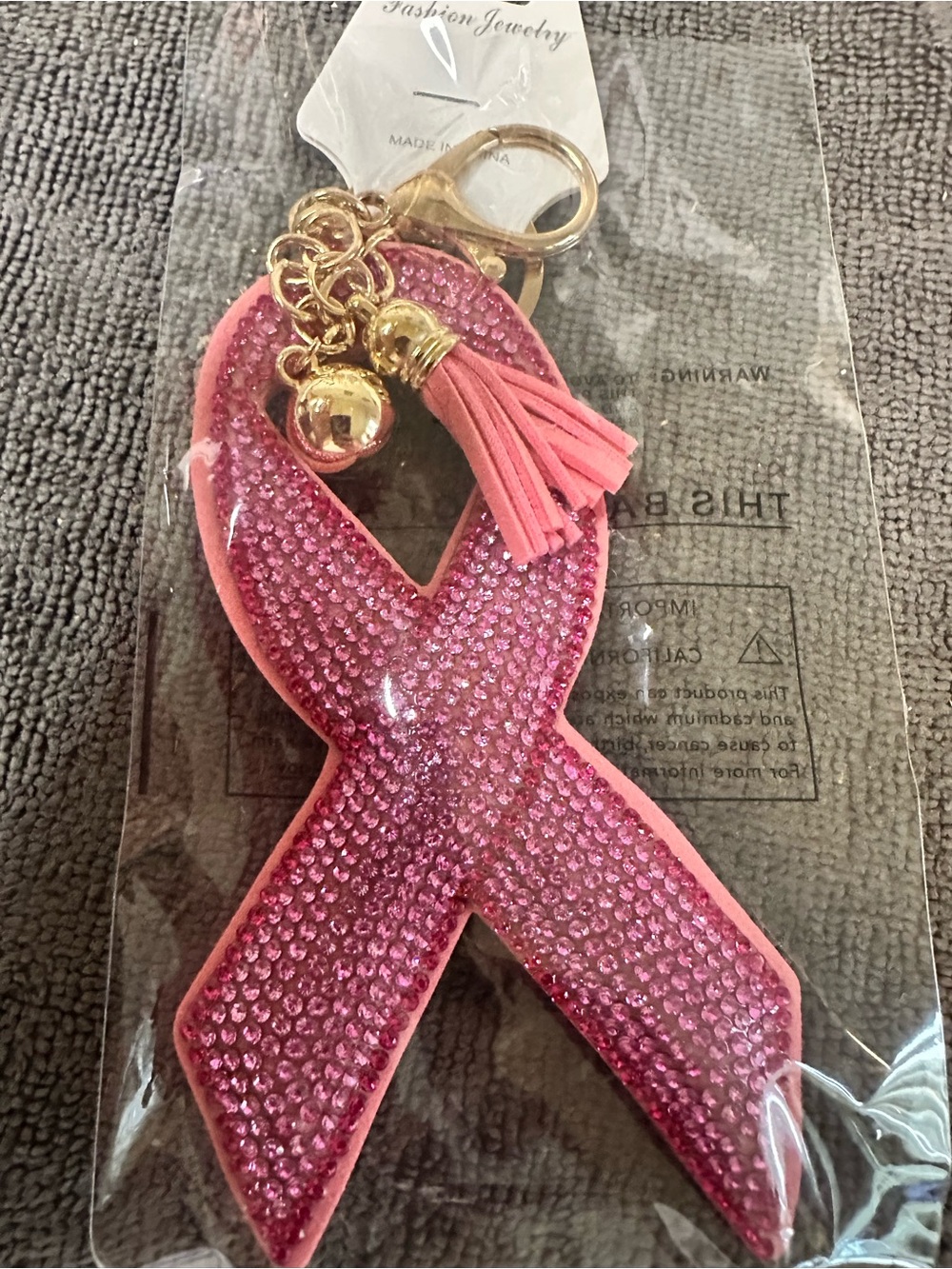 Fashion Jewelry Pink Crystal Ribbon Key breast cancerwith Gold Hardware